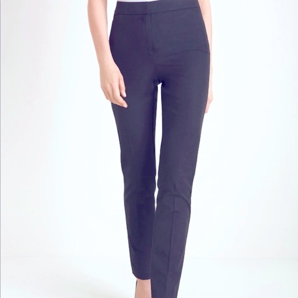 Chico’s Secret Stretch Straight-Leg Pants
570257624
Sz 3.5 (18) XL 
EUC 
Navy